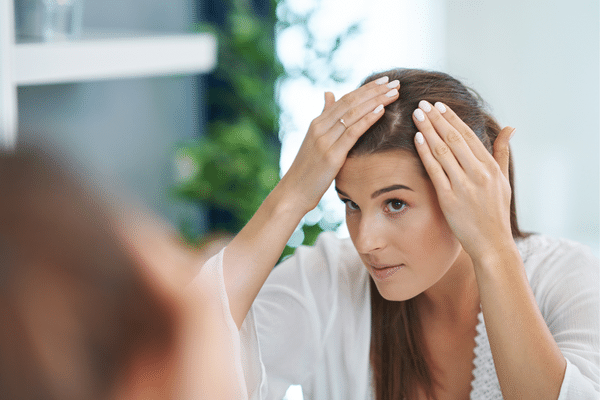 敏感肌で頭皮トラブルが心配な女性